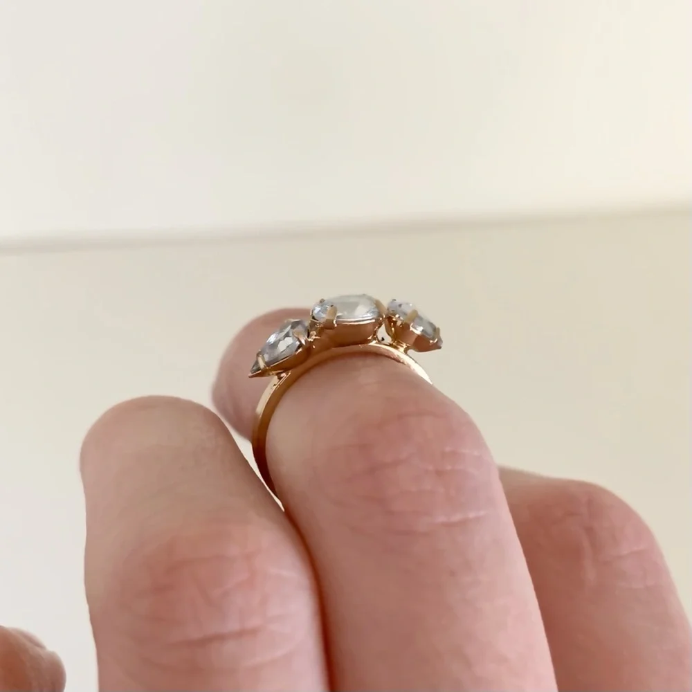 NWOT Crystal midi ring